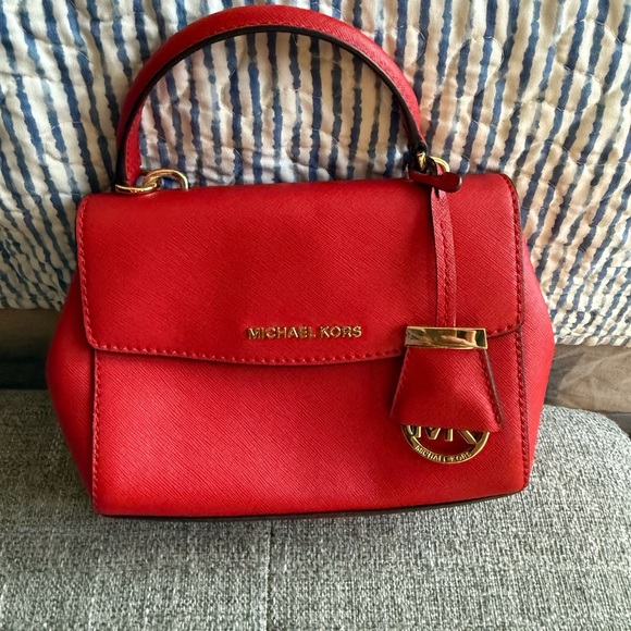 Michael Kors Nwt Scarlet Mini Bag crossbody never used!! - Picture 6 of 6